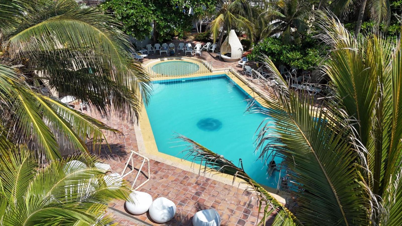 Hotel Tropical Inn Playa de Punta Arena エクステリア 写真