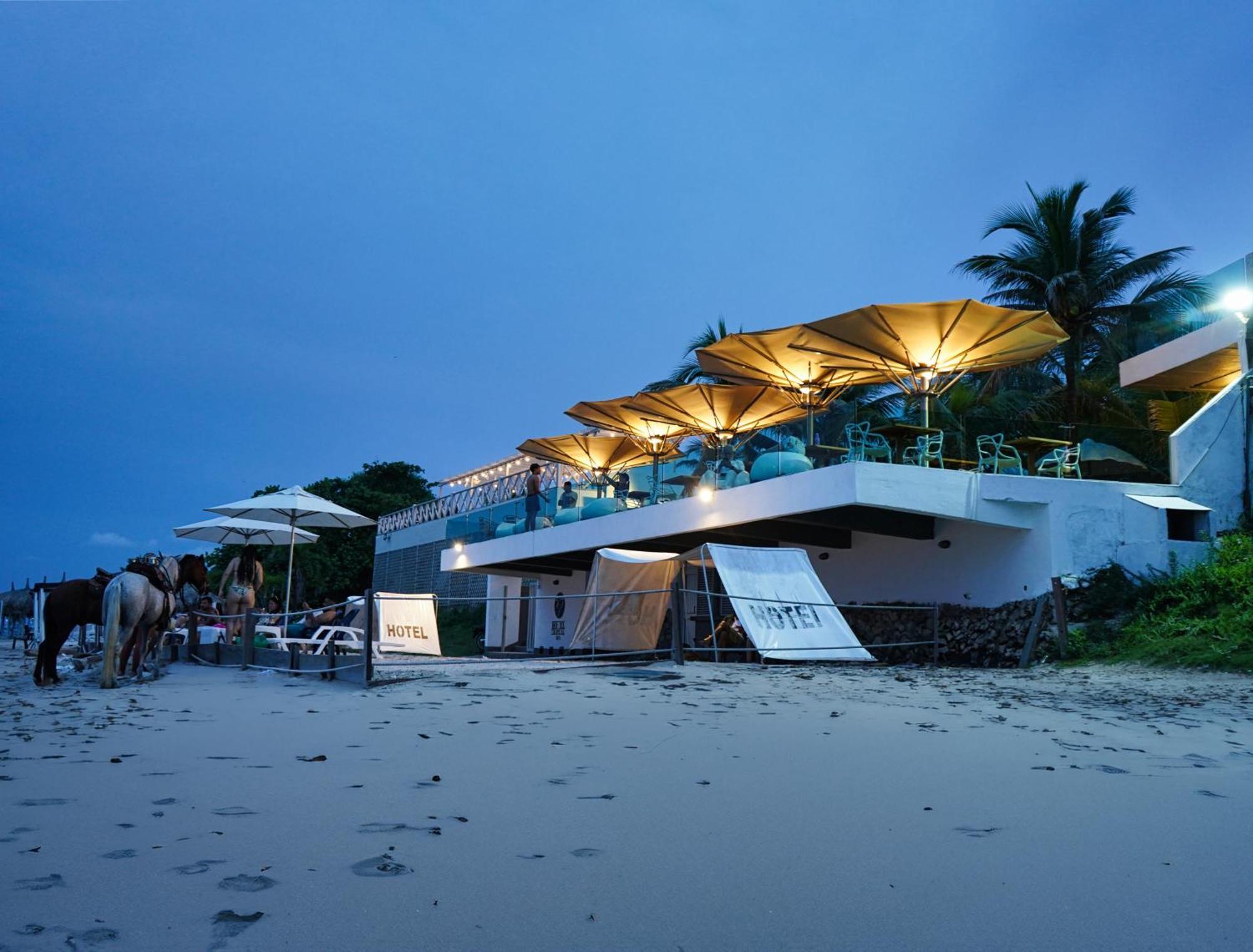 Hotel Tropical Inn Playa de Punta Arena エクステリア 写真